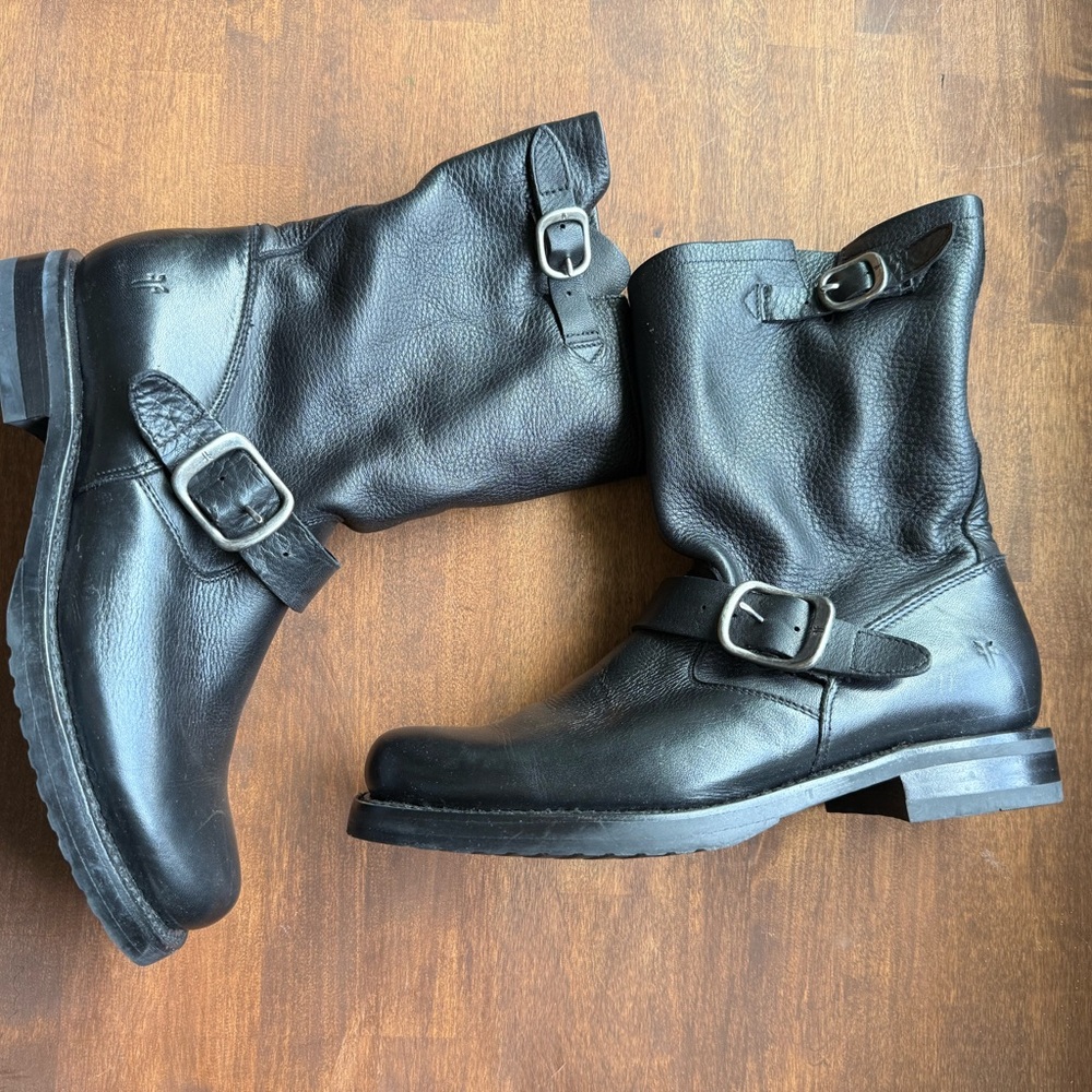 Frye Engineer 12R Black Leather Buckle Boots